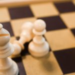 El Alfil de Rey debe morir