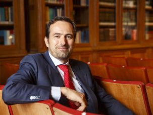 Diego Moldes: “Me emociona más la poesía que la ficción”