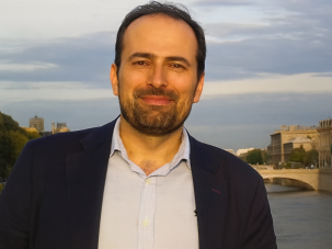 Diego Moldes: “Me emociona más la poesía que la ficción”