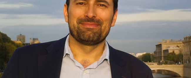 Diego Moldes: “Me emociona más la poesía que la ficción”