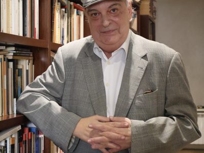 Enrique Vila-Matas: “En la escritura literaria, aunque tengas que arrastrar las consecuencias, se puede llevar la contraria a todo”