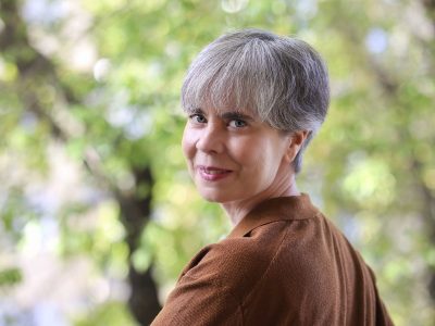 El cozy crime se españoliza con Marina Sanmartín: “La ficción criminal es incombustible”