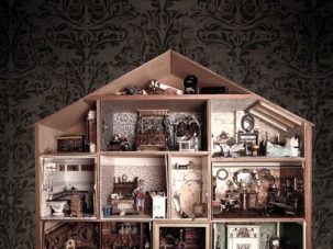 Invitación a la casona, de Adan Kovacsics