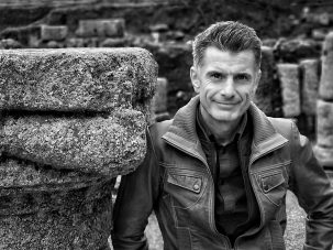 Pedro Olalla: “Los mitos griegos supieron integrar al ser humano, a la naturaleza y a la divinidad”