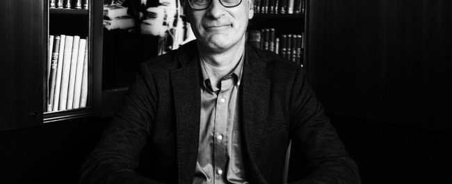 Gutmaro Gómez Bravo: “La relectura ideológica de la Guerra Civil se impone a las zonas más grises”