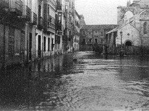 La casa de Cervantes inundada por el Esgueva en 1936