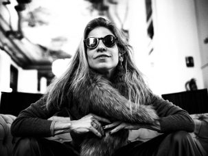 Karina Sainz Borgo: “Exageré todos los dramas familiares hasta convertirlos en una saga”