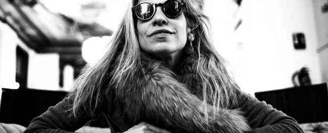 Karina Sainz Borgo: “Exageré todos los dramas familiares hasta convertirlos en una saga”