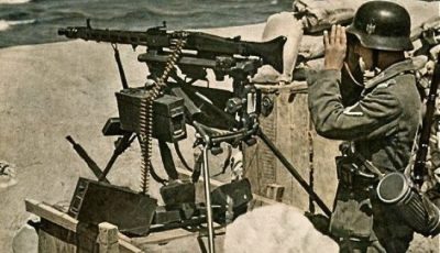 MG 42, de Nicolás Zambrana