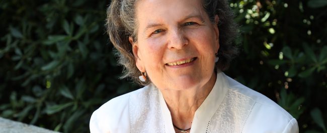 Rosa Navarro: “Las mujeres que dominan el lenguaje saben frenar los discursos altaneros de los hombres”