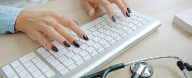 La doctora no me cree, lo veo