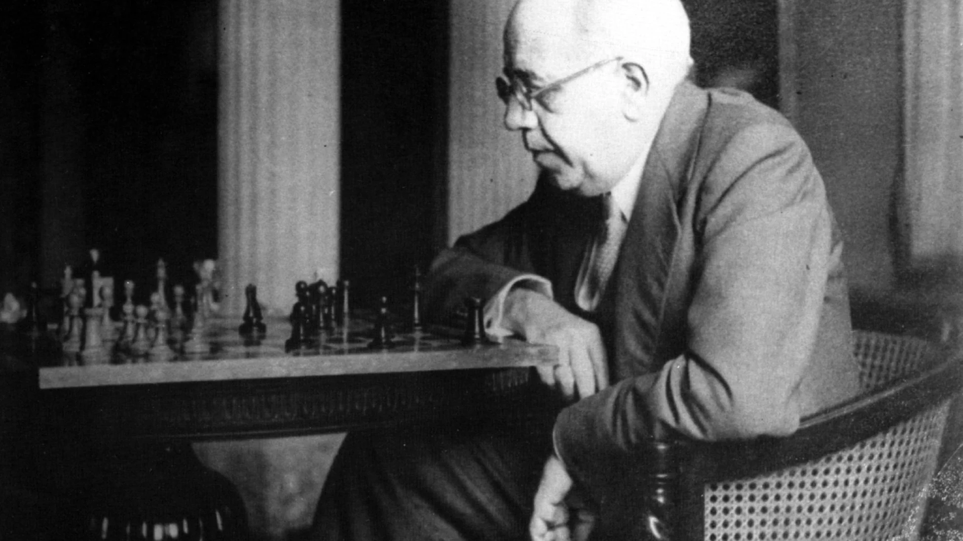 25 de abril de 1936: Manuel Azaña anuncia su candidatura