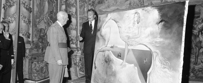 Retrato ecuestre de la nieta del Caudillo