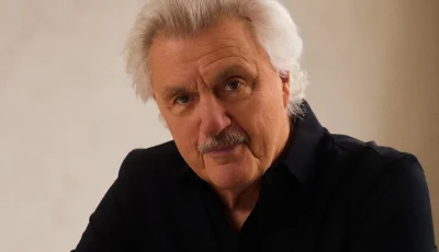 John Irving: “Estados Unidos ya no es una democracia, es un país autoritario”