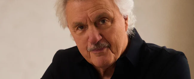 John Irving: “Estados Unidos ya no es una democracia, es un país autoritario”
