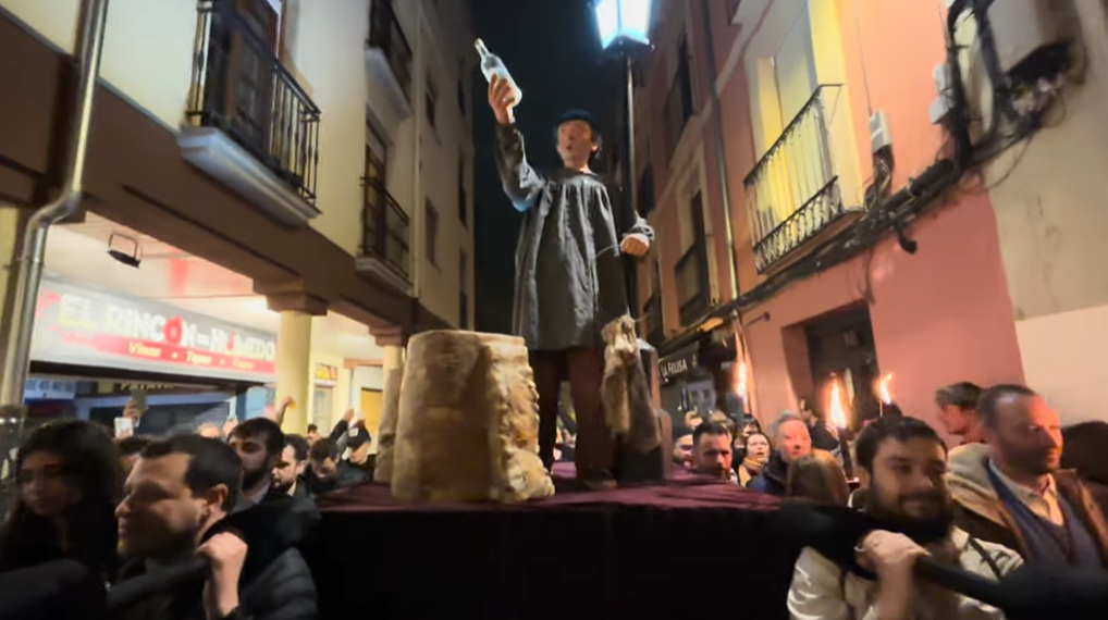 El entierro de Genarín: De la copina de orujo al macrobotellón