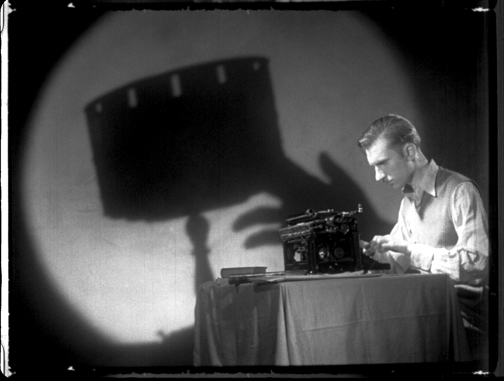 Lorenzo Llobet Gràcia: vida en sombras