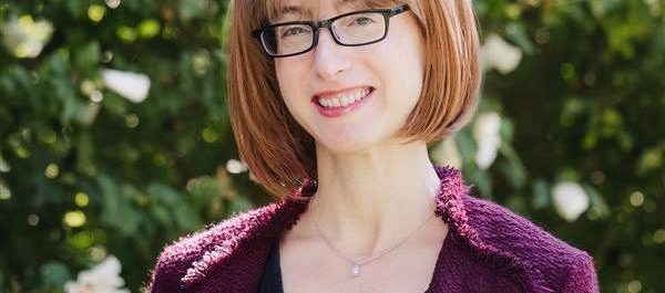 Sara Cohen es Freida McFadden