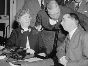 18 de mayo de 1936: El embajador italiano la lía