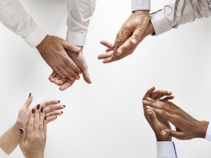 O aplaudimos o nos extinguimos