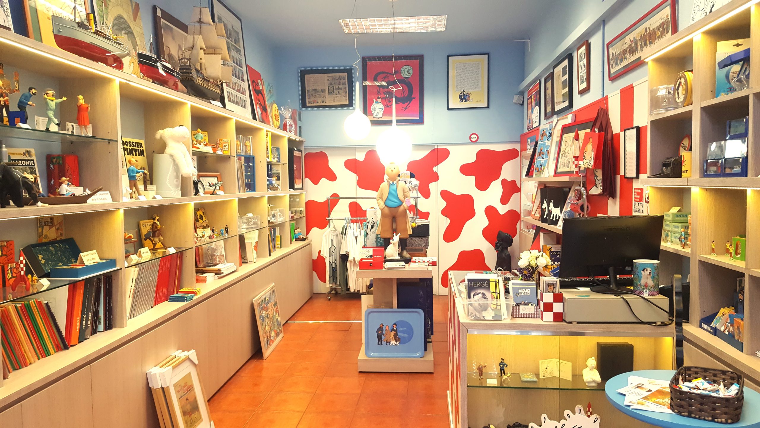 Creación e inauguración de la tienda Cantonet, el racó tintinaire (II)