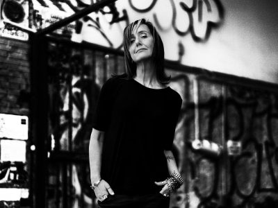 Silvia Herreros de Tejada: “A las mujeres nos obligan a parecer como en una mediana edad indeterminada”