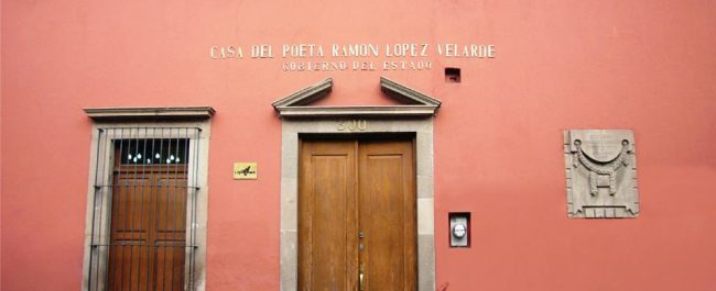 De casa del poeta a cabaret populachero