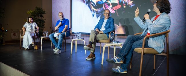 Conversan sobre la musicalidad en la poesía en segundo día de Mar de Palabras