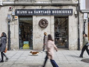 Una librería en llamas y sofocada
