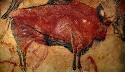 Oscura lanza que atraviesas la roca del tiempo
