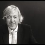 El escritor y mecenas Alejandro Roemmers y la novela que prologó Vargas Llosa