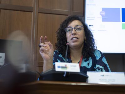 Najat El Hachmi: “No se considera un problema que haya niñas discriminadas y eso es racismo”