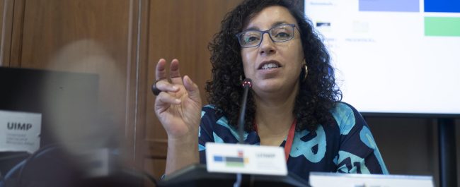 Najat El Hachmi: “No se considera un problema que haya niñas discriminadas y eso es racismo”