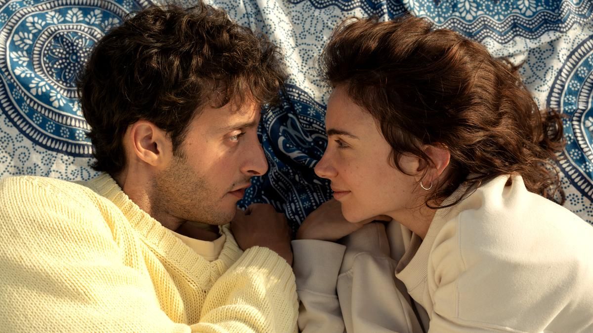 Elísabet Benavent vuelve a Netflix con la adaptación de “Toda la verdad de mis mentiras”