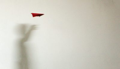 Aviones de papel, de Raúl Clavero
