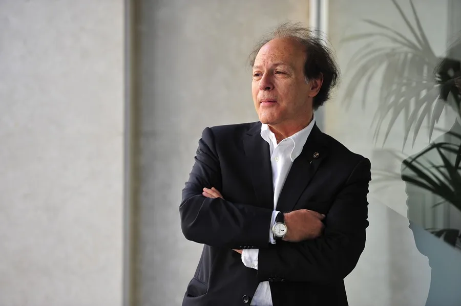 El Ministerio de Cultura adquiere el fondo del escritor Javier Marías