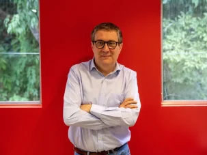 Luisgé Martín: “En estos tiempos oscurísimos que vivimos hay que pelear sin complejos”