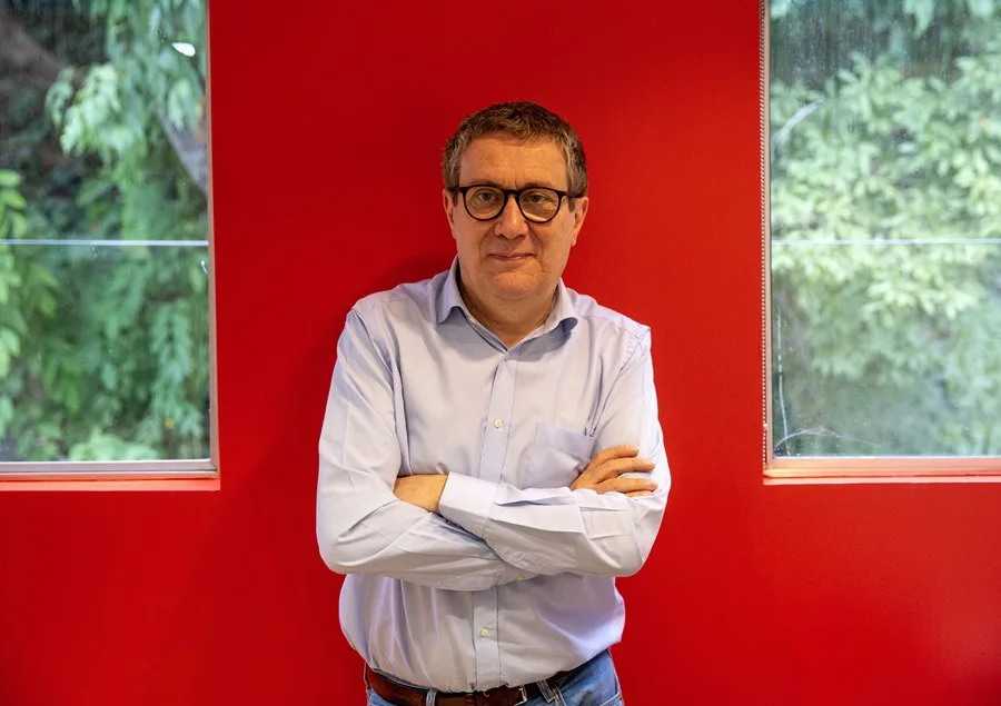 Luisgé Martín: “En estos tiempos oscurísimos que vivimos hay que pelear sin complejos”
