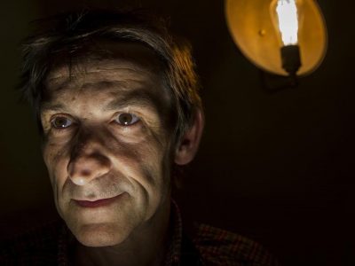 Albert Pla: “España en guerra es una novela bélica yanki, pero en Burgos”