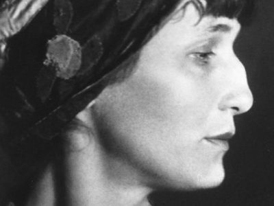 Anna Ajmátova, la poeta que no se dejó humillar