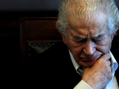 Antonio Gamoneda: “¿Cómo se puede entender una democracia que alberga una dictadura económica?”