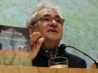 Bernardo Atxaga se retira de la novela