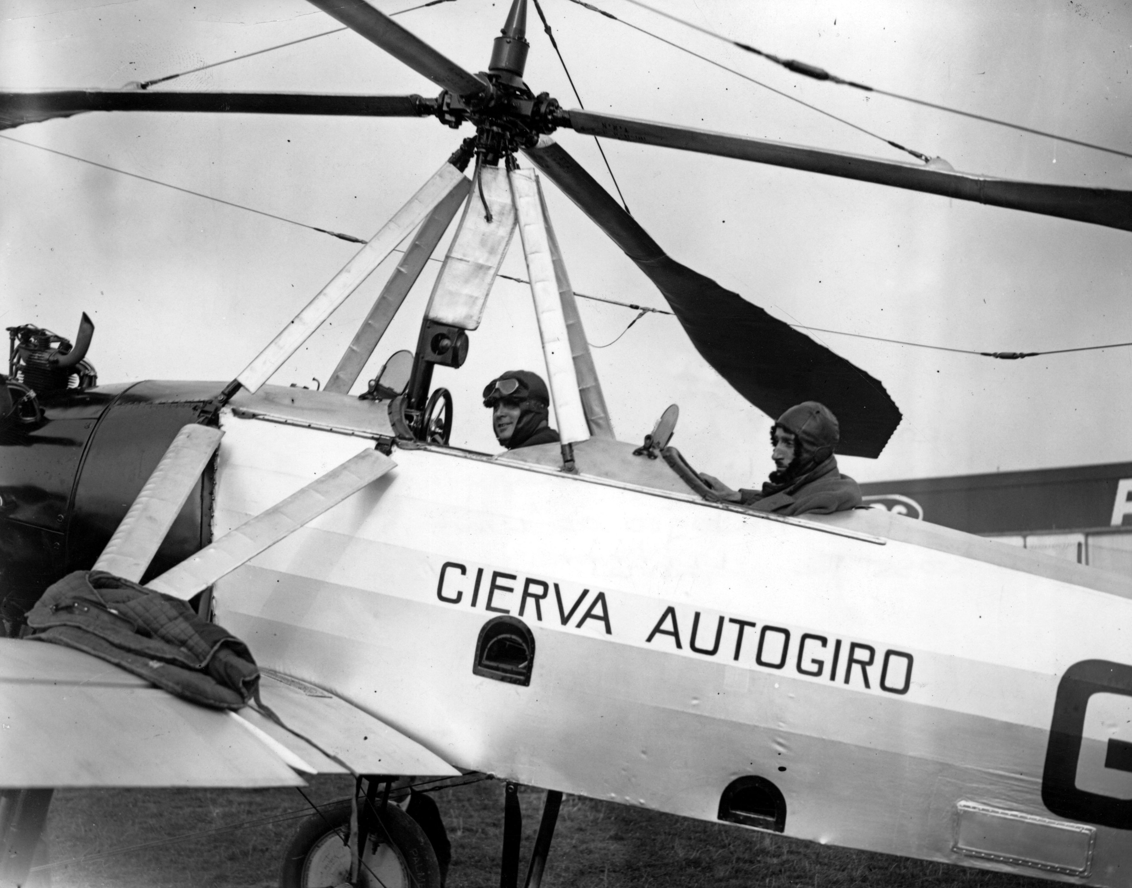 Juan de la Cierva prueba con éxito su autogiro