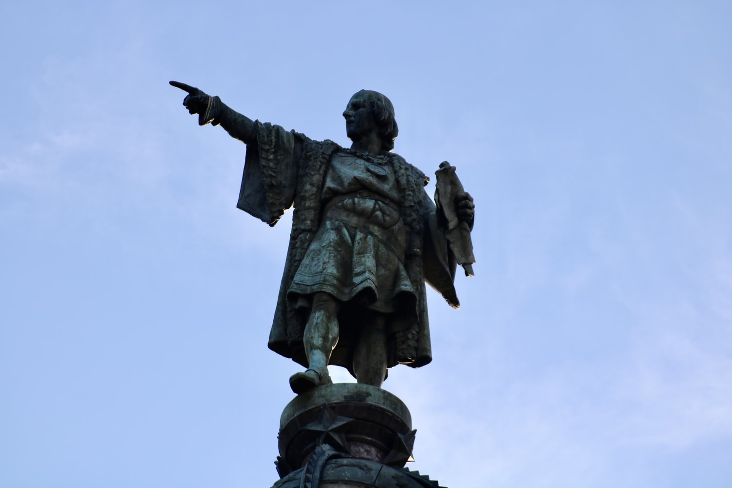 Rueda la cabeza de Colón en México