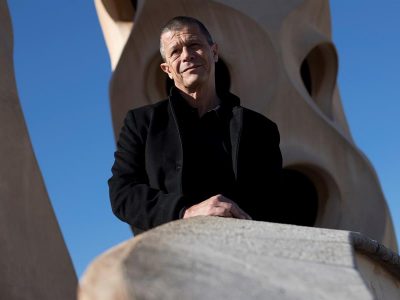 Emmanuel Carrère: “Tras una caída en los infiernos, uno sale de las tinieblas”