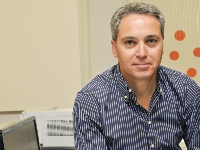 Vicente Vallés: “Nací en un barrio de chabolas que había detrás del campo del Rayo Vallecano”