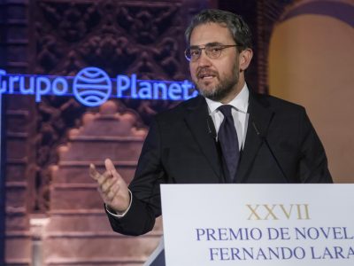 Máximo Huerta, ganador del premio Fernando Lara con “Adiós, pequeño”