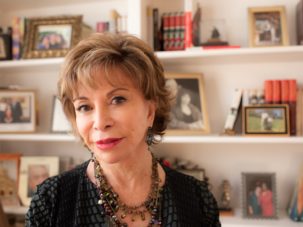 Isabel Allende gana el Premio de Novela Histórica Barcino