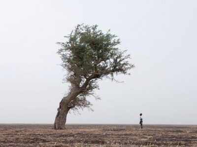 “The Backway”, un foto-libro sobre las rutas migratorias africanas