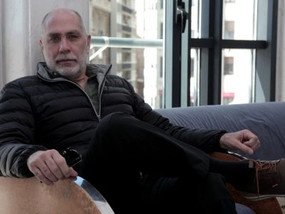 Guillermo Arriaga gana el Premio Alfaguara con la novela “Salvar el fuego”